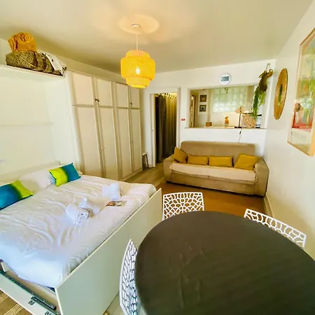 Constellation Apartment *